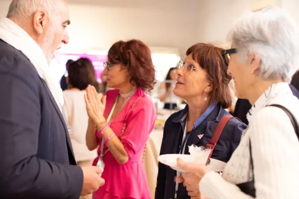 Immagine di copertina della notizia Il 28 maggio al Teatro Ghione, un cast di pazienti oncologici e volontari di IncontraDonna onlus in "Viaggio tra sogno e realtà"