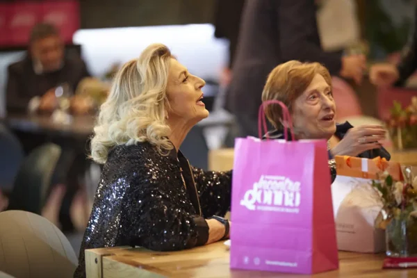 Immagine di copertina della notizia "Incontriamoci sul Pink Ring 2.0", venerdì 21 Maggio h 17:00 diretta Facebook ''Genomica ed Oncologia: Test genomici: cosa sono, come e quando farli?'