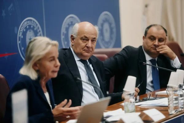 Immagine di copertina della notizia Raccomandazioni della ECPC (European Cancer Patient Coalition) sul rapporto tra COVID e pazienti oncologici, e riguardo le protezioni da adottare