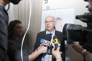 Conferenza vaccinazioni