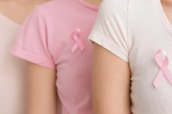 Immagine di copertina della notizia Tumore al seno: IncontraDonna a fianco dei pazienti e delle famiglie